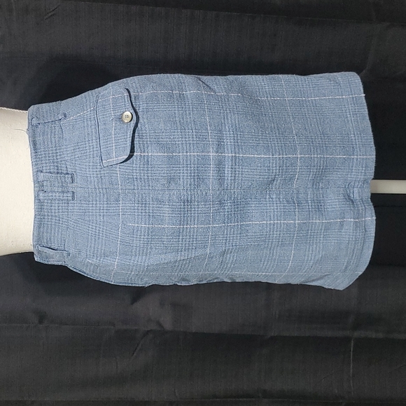 Liz wear plaid skirt - Picture 2 of 6